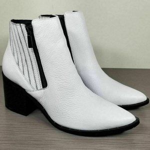 NWB Kenneth Cole REACTION CUE UP Block Heel Bootie White